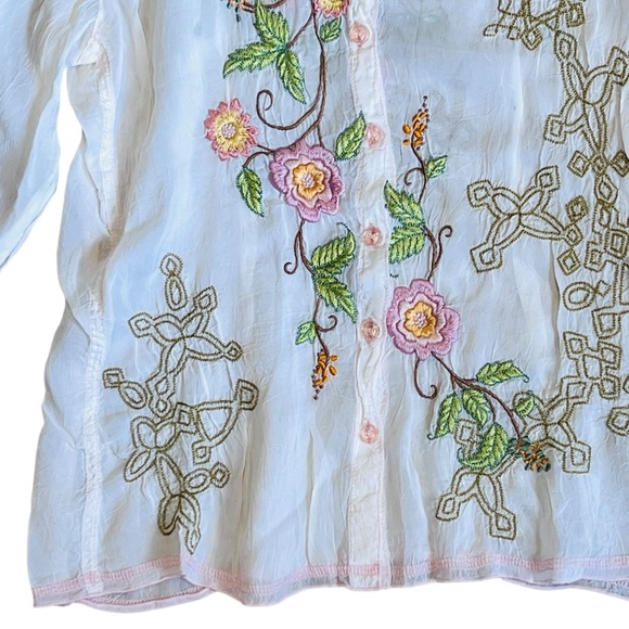 Johnny Was Women’s Sz M White Embroidered Button Front Blouse Shirt - Picture 6 of 13